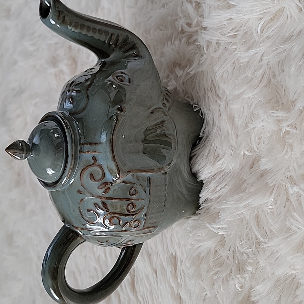 Pier 1 Imports Elephant Teapot Stoneware Kitchen Houseware Distressed Gray Brown - Picture 2 of 11